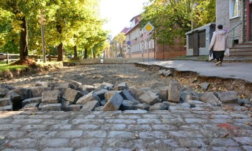 В Калининграде жители пытаются противодействовать набирающему обороты демонтажу уникальной исторической брусчатки
